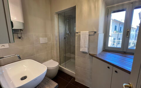 Guelfa 60: Badezimmer, Armatur, Flooring, Fussboden, Interior Design, Installation, Sinken, Zapfhahn, Bad Sink, Zimmer
