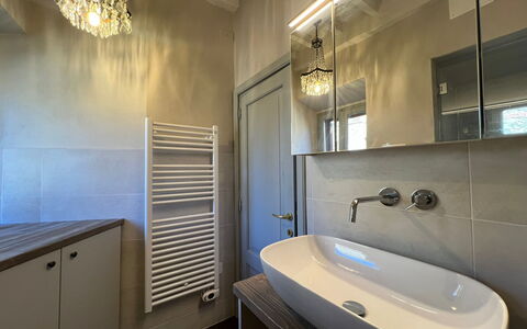 Guelfa 60: Interior Design, Armatur, Flooring, Badezimmer, Fussboden, Zapfhahn, Decke, Beleuchtung, Installation, Sinken