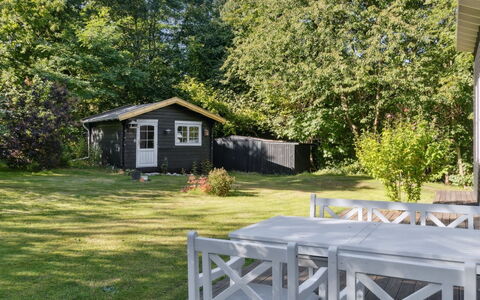 Erikke - 575M from the Sea: Holz, Möbel, Wohnung, Zimmer, Decke, Holzbeize, Stuhl, Hartholz, Lack, Holz