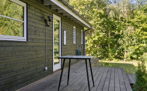 Erikke - 575M from the Sea: Holz, Möbel, Wohnung, Zimmer, Decke, Holzbeize, Stuhl, Hartholz, Lack, Holz