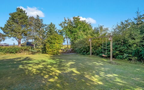 Leani - 150M from the Sea: Gras, Wiese, Grundstueck, Hütte, Ländliches Gebiet, Wiese, Gartenbauten, Garten, Schuppen
