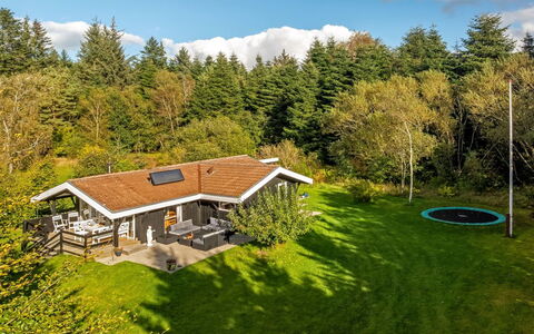 Inola - 3.5Km from the Sea: Blau, Strauch, Hütte, Ground, Garten, Estate, Schatten, Landscaping, Bauernhaus, Eco Hotel