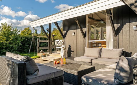 Inola - 3.5Km from the Sea: Blau, Strauch, Hütte, Ground, Garten, Estate, Schatten, Landscaping, Bauernhaus, Eco Hotel
