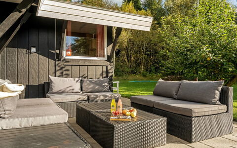 Inola - 3.5Km from the Sea: Blau, Strauch, Hütte, Ground, Garten, Estate, Schatten, Landscaping, Bauernhaus, Eco Hotel