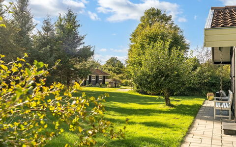 Inola - 3.5Km from the Sea: Blau, Strauch, Hütte, Ground, Garten, Estate, Schatten, Landscaping, Bauernhaus, Eco Hotel