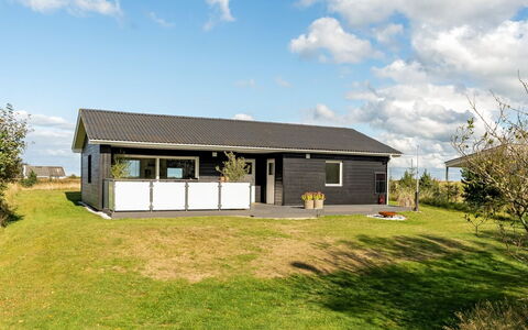 Sarika - 500M from the Sea: Blau, Strauch, Hütte, Ground, Garten, Estate, Schatten, Landscaping, Bauernhaus, Eco Hotel