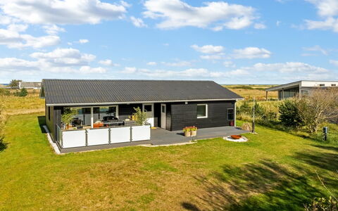 Sarika - 500M from the Sea: Blau, Strauch, Hütte, Ground, Garten, Estate, Schatten, Landscaping, Bauernhaus, Eco Hotel