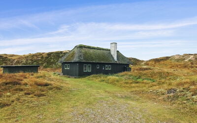 Asel - 1Km from the Sea
