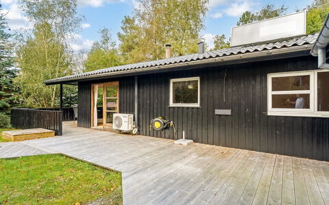 Ingamaj - 4Km from the Sea: Hütte, Hinterhof, Garten, Gartenbauten, Schuppen, Abstellgleis, Gartenmöbel, Blockhaus, Outdoor Struktur, Hütte