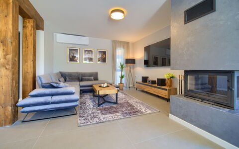 Miryam: Interior Design, Möbel, Flooring, Fussboden, Couch, Holz, Decke, Wohnzimmer, Zimmer, Beleuchtung