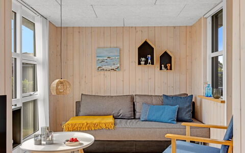 Skarthi - 200M from the Sea: Holz, Möbel, Flooring, Interior Design, Fussboden, Zuhause, Zimmer, Wohnung, Holzbeize, Wohnzimmer