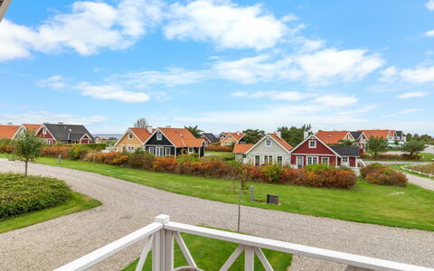 Skarthi - 300M from the Sea: Himmel, Zuhause, Haus, Wohngebiet, Dach, Hütte, Grundstueck, Ländliches Gebiet, Estate, Rasen