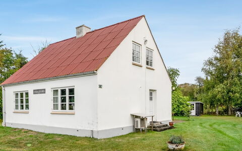 Kätlin - 900M from the Sea: Holz, Möbel, Wohnung, Zimmer, Decke, Holzbeize, Stuhl, Hartholz, Lack, Holz