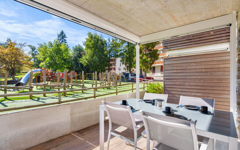 Central Parc 2: Verbundwerkstoff, Wohnung, Schatten, Gartenmöbel, Garten, Design, Stuhl, Landscaping, Hof, Balkon