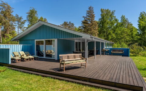 Alika - 300M from the Sea: Holz, Schatten, Hütte, Deck, Eco Hotel, Hartholz, Veranda, Planke, Gartenbauten, Estate