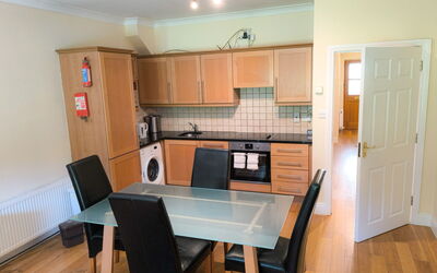 Heyward Mews(Tr4) Hh No 5 (Sleeps 5)