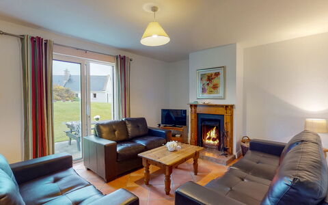 Ballybunion(Tr4) Hc No 27: Möbel, Interior Design, Flooring, Wohnzimmer, Decke, Zimmer, Hartholz, Couch, Holzboden
