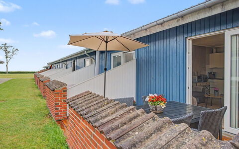Asfrid - 80M from the Sea: Schatten, Garten, Abstellgleis, Daylighting