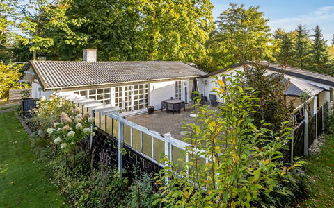 Ranka - 300M from the Sea: Hütte, Hinterhof, Garten, Gartenbauten, Schuppen, Abstellgleis, Gartenmöbel, Blockhaus, Outdoor Struktur, Hütte
