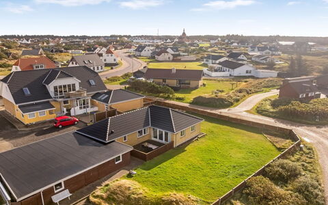 Gisa - 500M from the Sea: Möbel, Holz, Interior Design, Flooring, Fussboden, Stuhl, Zimmer, Decke, Wohnzimmer, Wohnung