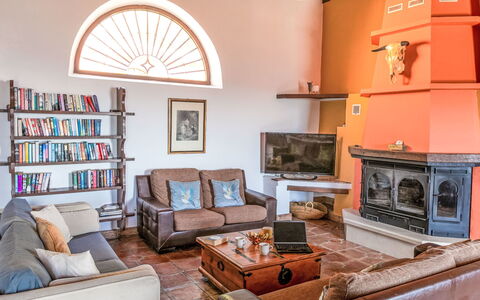 Comendador: Möbel, Interior Design, Wand, Flooring, Couch, Fussboden, Holz, Wohnzimmer, Zimmer, Decke