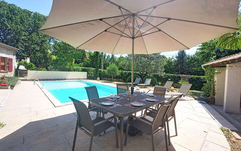 Les Pierres Fleuries: Möbel, Regenschirm, Stuhl, Gartenmöbel, Tabelle, Schwimmbad, Schatten, Tisch Im Freien, Küche & Esszimmer Tisch, Resort