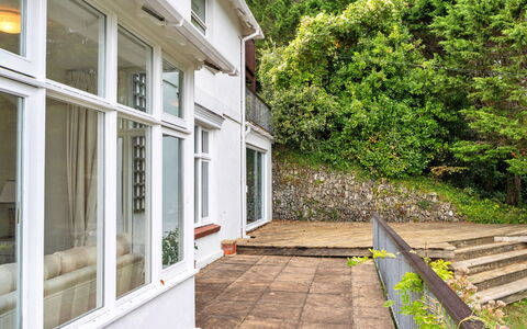 Furzehill: Stadt, Wohnung, Menschliche Siedlung, Resort, Eigentumswohnung, Hotel, Ferienort, Schwimmbad, Strandresort, Eco Hotel