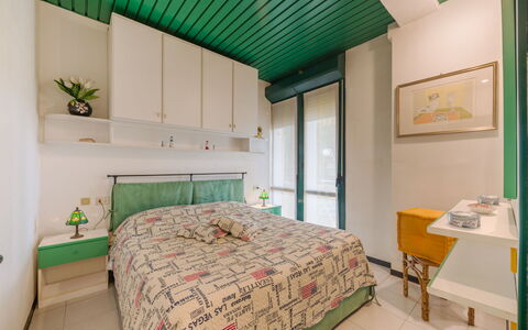 Appartamento Residence Henderson: Schlafzimmer, Interior Design, Bett, Fussboden, Flooring, Bettdecke, Bedding, Zimmer, Decke, Bettrahmen
