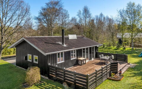 Hughlek - from the Sea: Holz, Haus, Zuhause, Dach, Hütte, Abstellgleis, Veranda, Ground, Hartholz, Bauernhaus