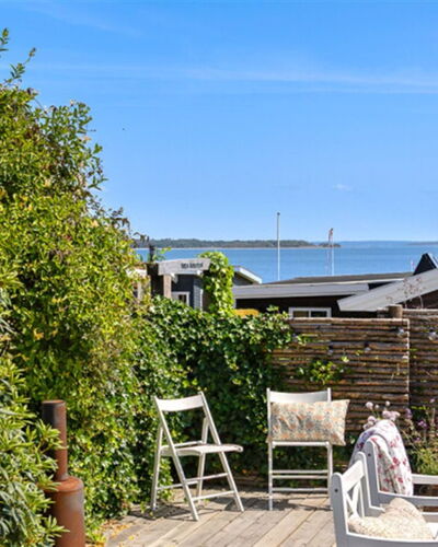 Lilie - 150M from the Sea