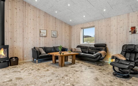 Gillis - 1Km from the Sea: Flooring, Holz, Fussboden, Interior Design, Decke, Möbel, Holzboden, Wohnzimmer, Zuhause, Zimmer