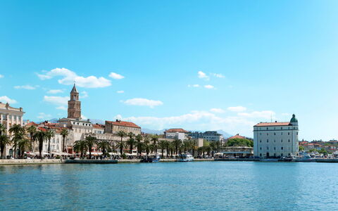 Golden Strings: Blau, Wasser, Gewässer, Wasserweg, Stadt, Turm, Küsten Und Ozeanische Forms, Touristenattraktion, Kanal, Meer