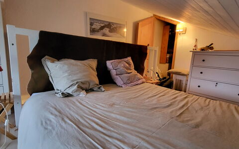 Balcons de Venosc: Möbel, Bett, Schlafzimmer, Bedding, Bettdecke, Interior Design, Holz, Fussboden, Linens, Flooring