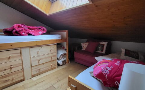 Balcons de Venosc: Möbel, Holz, Interior Design, Schlafzimmer, Fussboden, Flooring, Bett, Decke, Zimmer, Dachboden