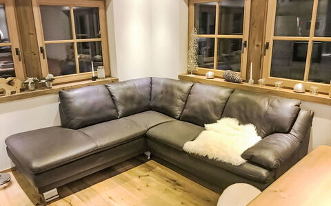 Aschau im Zillertal 675: Wohnzimmer, Hartholz, Holzboden, Couch, Laminatboden