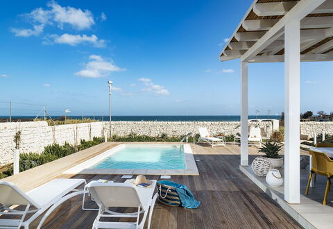 Timo: Resort, Gartenmöbel, Meer, Schwimmbad, Eco Hotel, Stuhl, Schatten, Sonnenliege, Ozean, Regenschirm