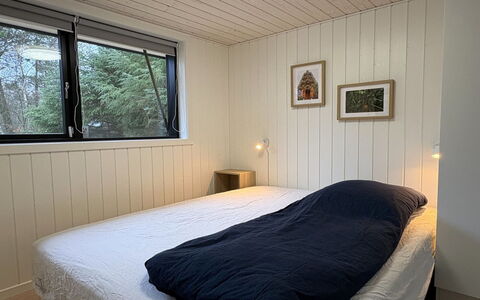 Antonina - 775M from the Sea: Schlafzimmer, Holz, Flooring, Bett, Bettdecke, Interior Design, Fussboden, Bedding, Möbel, Bettrahmen