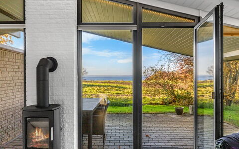 Sigbrit - 100M from the Sea: Holzboden, Hartholz, Veranda, Holzbeize, Stuhl, Deck, Eco Hotel, Zimmerpflanze, Outdoor Struktur, Daylighting