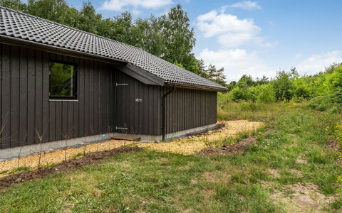 Jelisaveta - 45Km from the Sea: Hütte, Hinterhof, Garten, Gartenbauten, Schuppen, Abstellgleis, Gartenmöbel, Blockhaus, Outdoor Struktur, Hütte