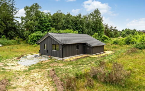 Jelisaveta - 45Km from the Sea: Hütte, Hinterhof, Garten, Gartenbauten, Schuppen, Abstellgleis, Gartenmöbel, Blockhaus, Outdoor Struktur, Hütte