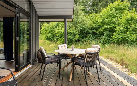 Jelisaveta - 45Km from the Sea: Holz, Möbel, Stuhl, Gartenmöbel, Küche & Esszimmer Tisch, Deck, Tisch Im Freien, Hartholz, Veranda, Holzbeize