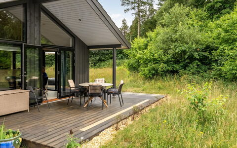 Jelisaveta - 45Km from the Sea: Zuhause, Hütte, Grundstueck, Gartenbauten, Ground, Abstellgleis, Veranda, Estate, Garten, Schuppen