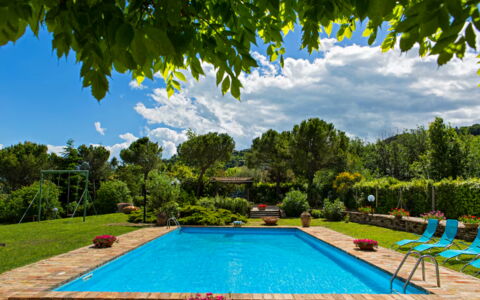 Villa Incanto: Blau, Schwimmbad, Resort, Garten, Schatten, Eco Hotel, Freizeit, Landscaping, Water Feature, Hinterhof