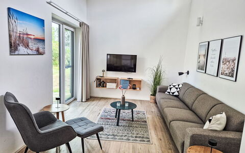 Strandnah 131 (Seenähe): Möbel, Interior Design, Couch, Flooring, Holz, Wohnzimmer, Fussboden, Zuhause, Zimmer, Wohnung