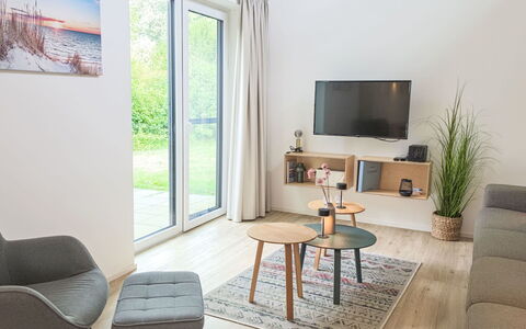 Strandnah 131 (Seenähe): Möbel, Interior Design, Flooring, Fussboden, Holz, Zimmer, Wohnzimmer, Zuhause, Holzboden, Beleuchtung