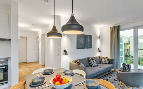 Seezauber: Interior Design, Flooring, Decke, Fussboden, Möbel, Zimmer, Wohnung, Stuhl, Wohnzimmer, Light Fixture