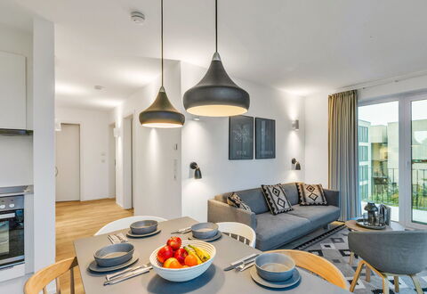 Seezauber: Interior Design, Flooring, Decke, Fussboden, Möbel, Zimmer, Wohnung, Stuhl, Wohnzimmer, Light Fixture