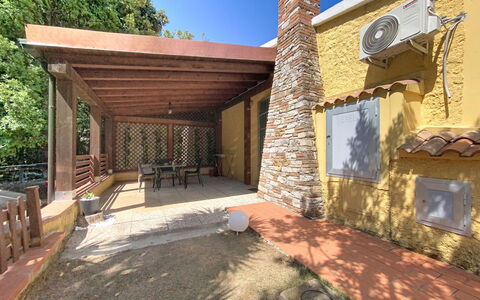 Your Tuscan Retreat: Holz, Fussboden, Schatten, Holzbeize, Veranda, Outdoor Struktur, Säule, Hinterhof, Hazienda, Design