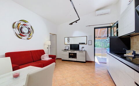Your Tuscan Retreat: Flooring, Interior Design, Fussboden, Decke, Möbel, Zimmer, Wohnung, Zuhause, Couch, Wohnzimmer
