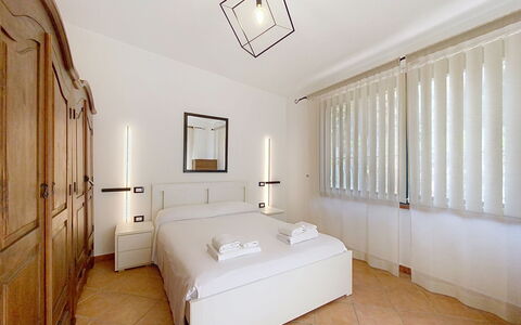 Your Tuscan Retreat: Interior Design, Decke, Flooring, Fussboden, Bett, Möbel, Zuhause, Schlafzimmer, Wohnung, Beleuchtung